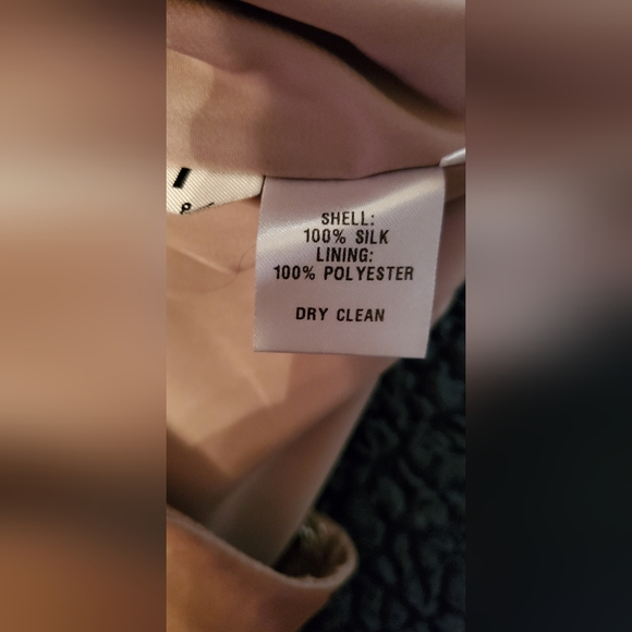 Beautiful Anne Taylors Loft women's tiered layer satin skirt, size 0P - Picture 6 of 8